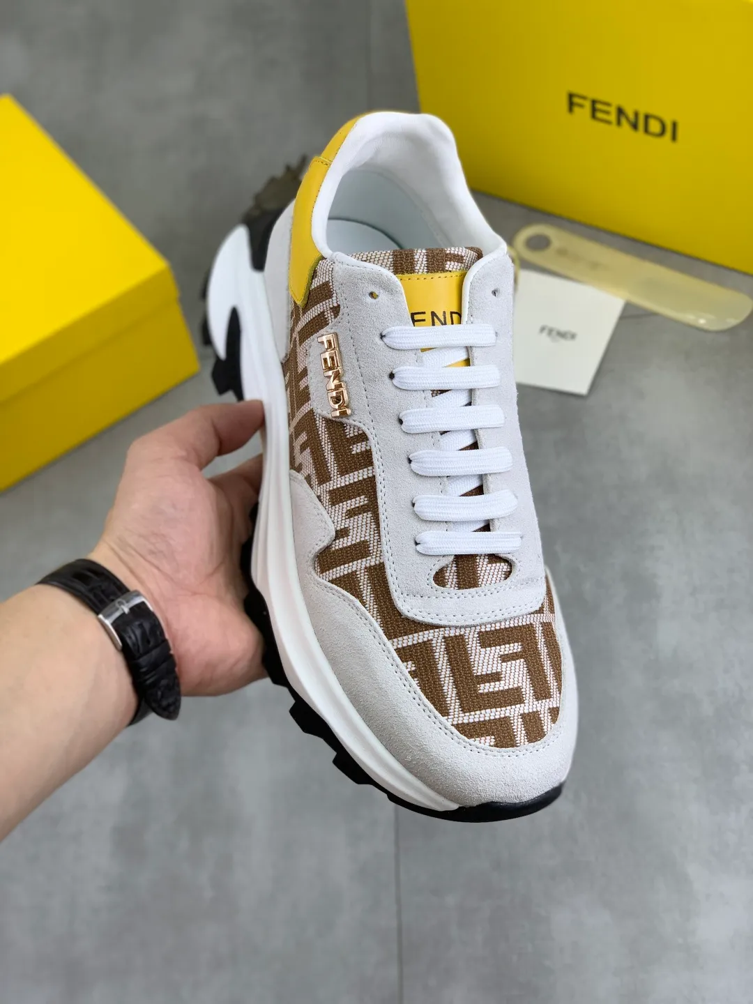 ​Men's shoes 💰P440 💰【New】Little monster 🆘 New FENDI 🕶️🕶️Simple routing effect, showing an elegant and cool driving shoe 🎬Using imported calfskin + first-layer pigskin lining🐂Excellent material🎬Detailed workmanship 🤗Comfortable foot feel➰➰. ​Pair it with any outfit to show your taste and temperament, low-key luxury ♻️Design ​simple and elegant ​noble and fashionable 🍃​Very loved and favored by trendy men 💓❤️Size: 38-44 (45 customized) 3️⃣ colors available